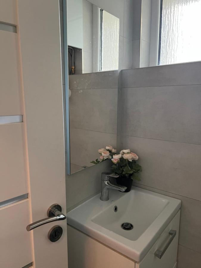 Lovely Flat In The City Center Bratislava Exterior photo